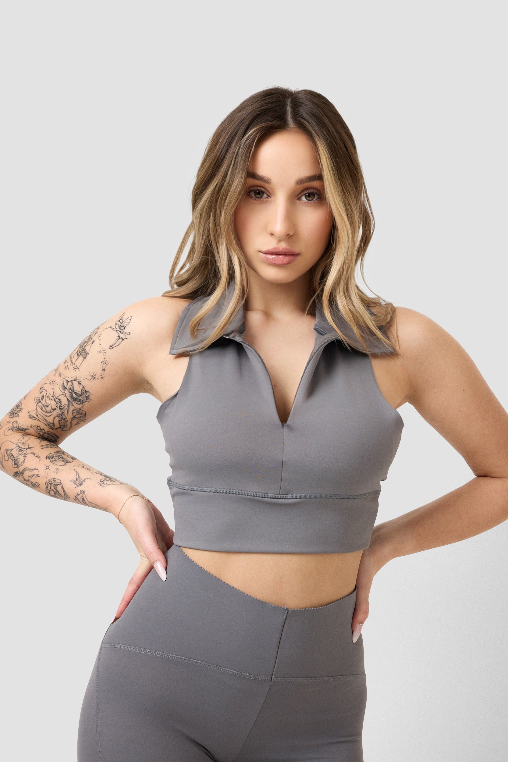 #colore_grigio fumo