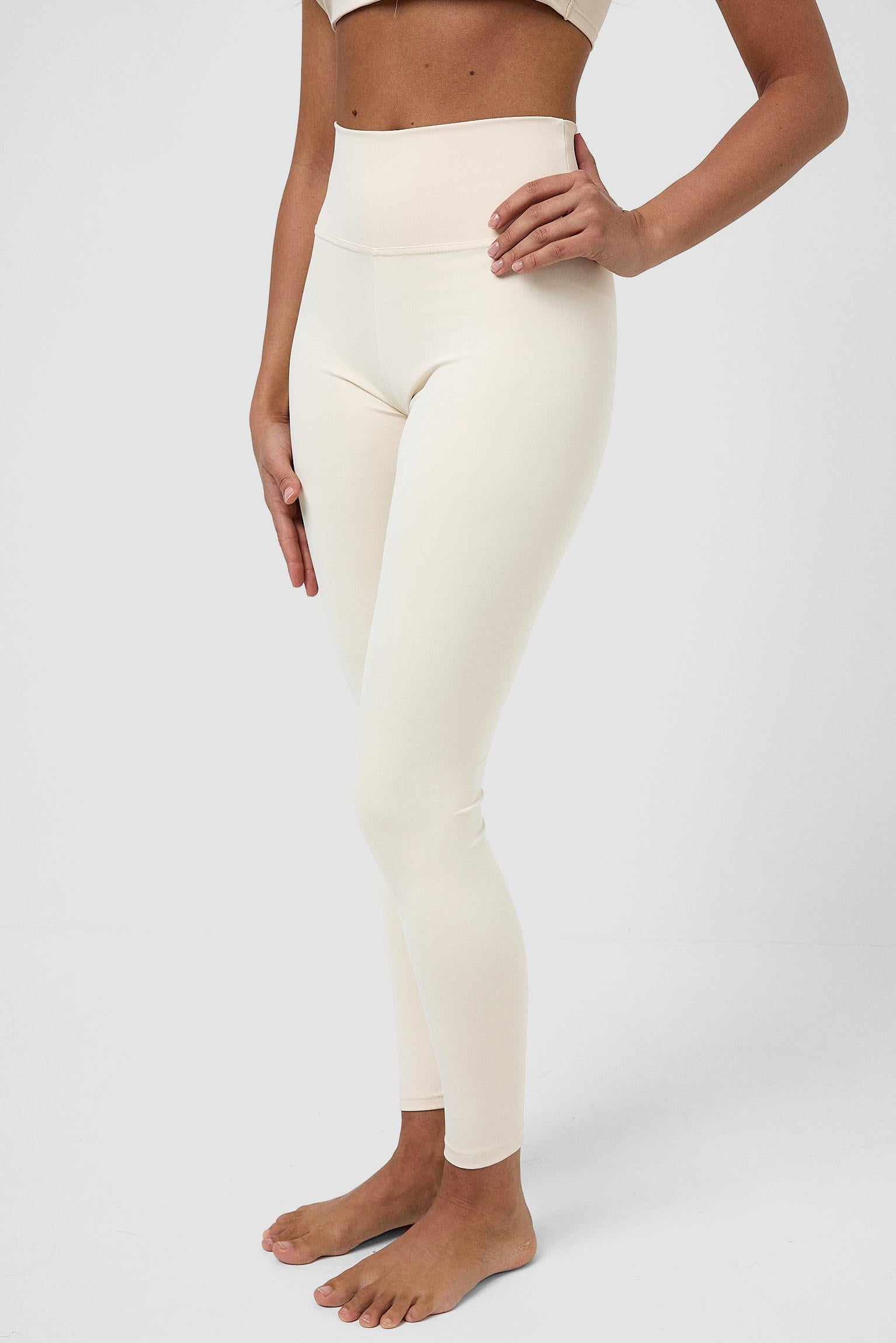 #colore_bianco panna