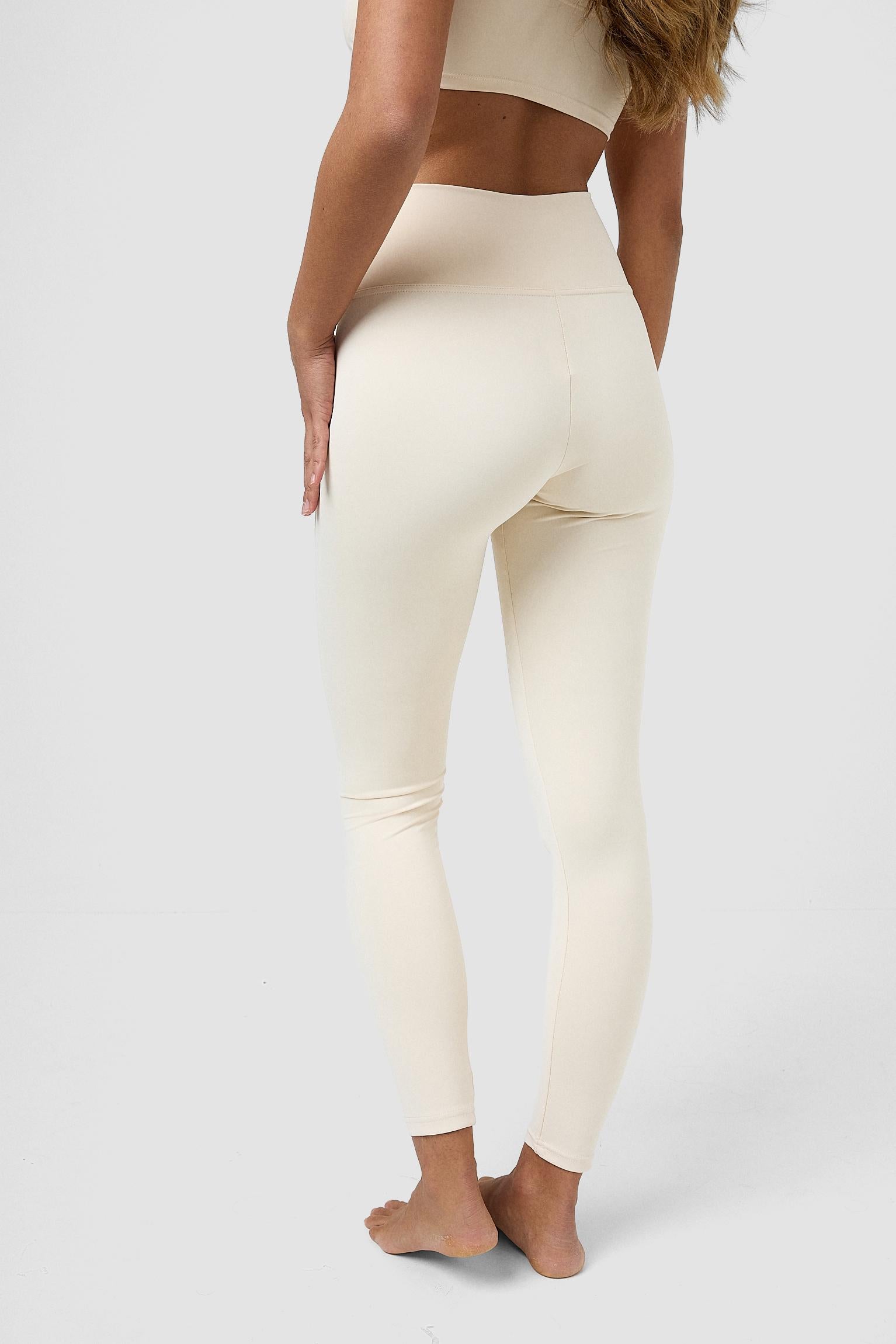 #colore_bianco panna