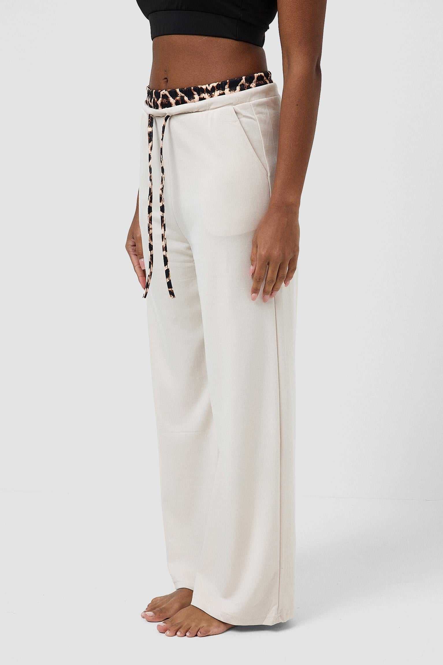 #colore_bianco panna