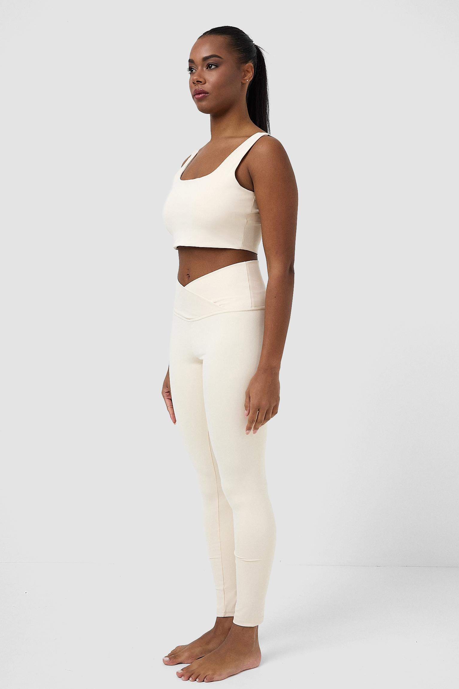 #colore_bianco panna