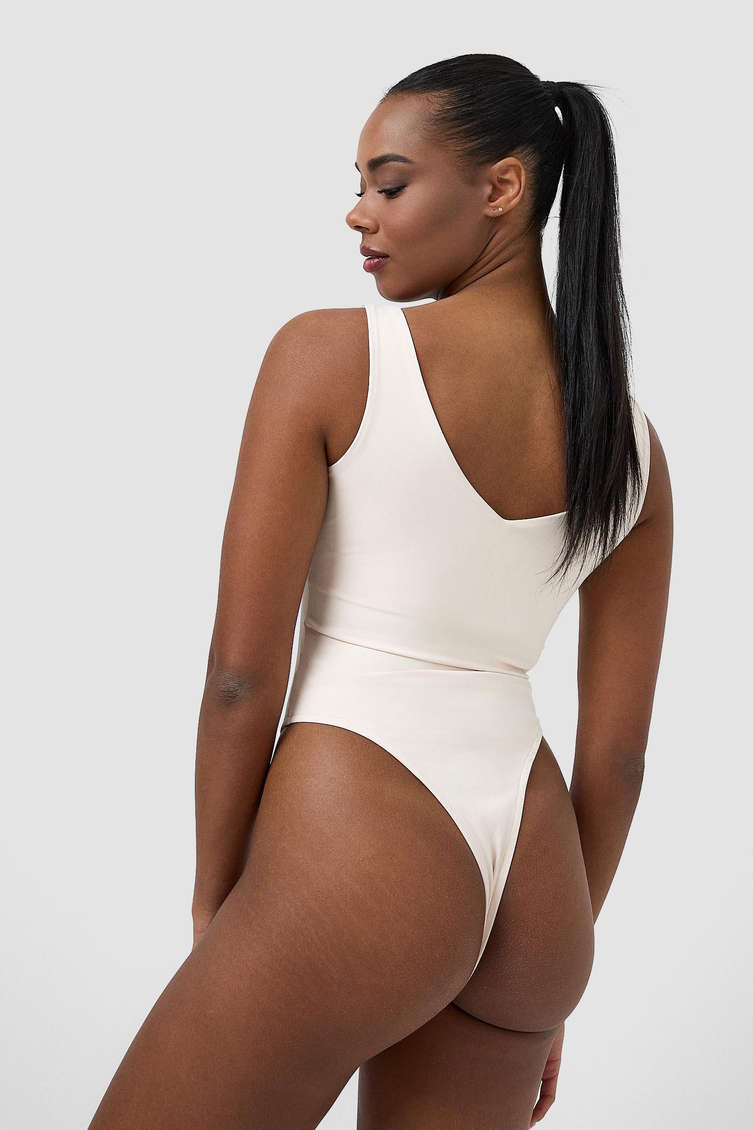 #colore_bianco panna