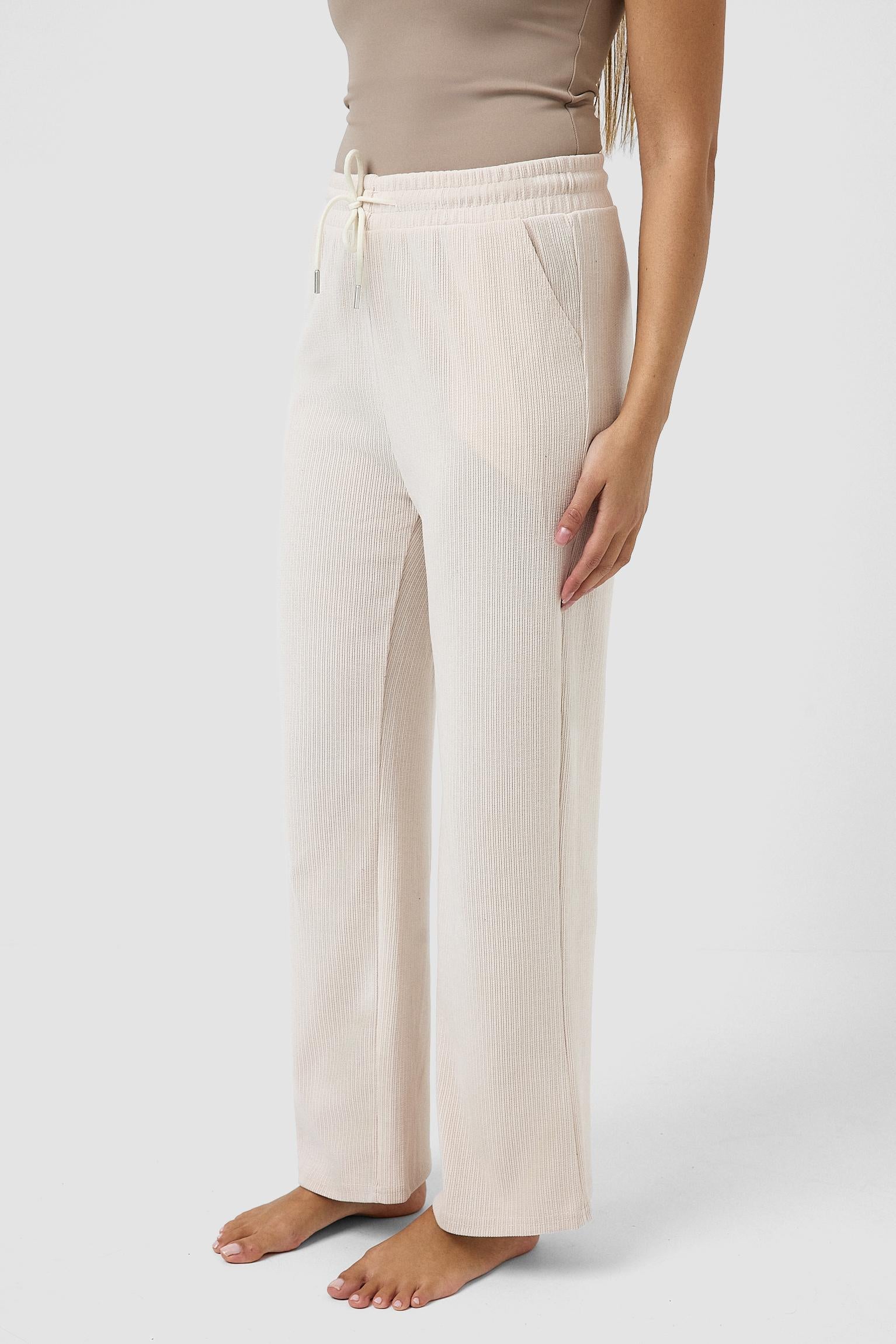 #colore_bianco panna