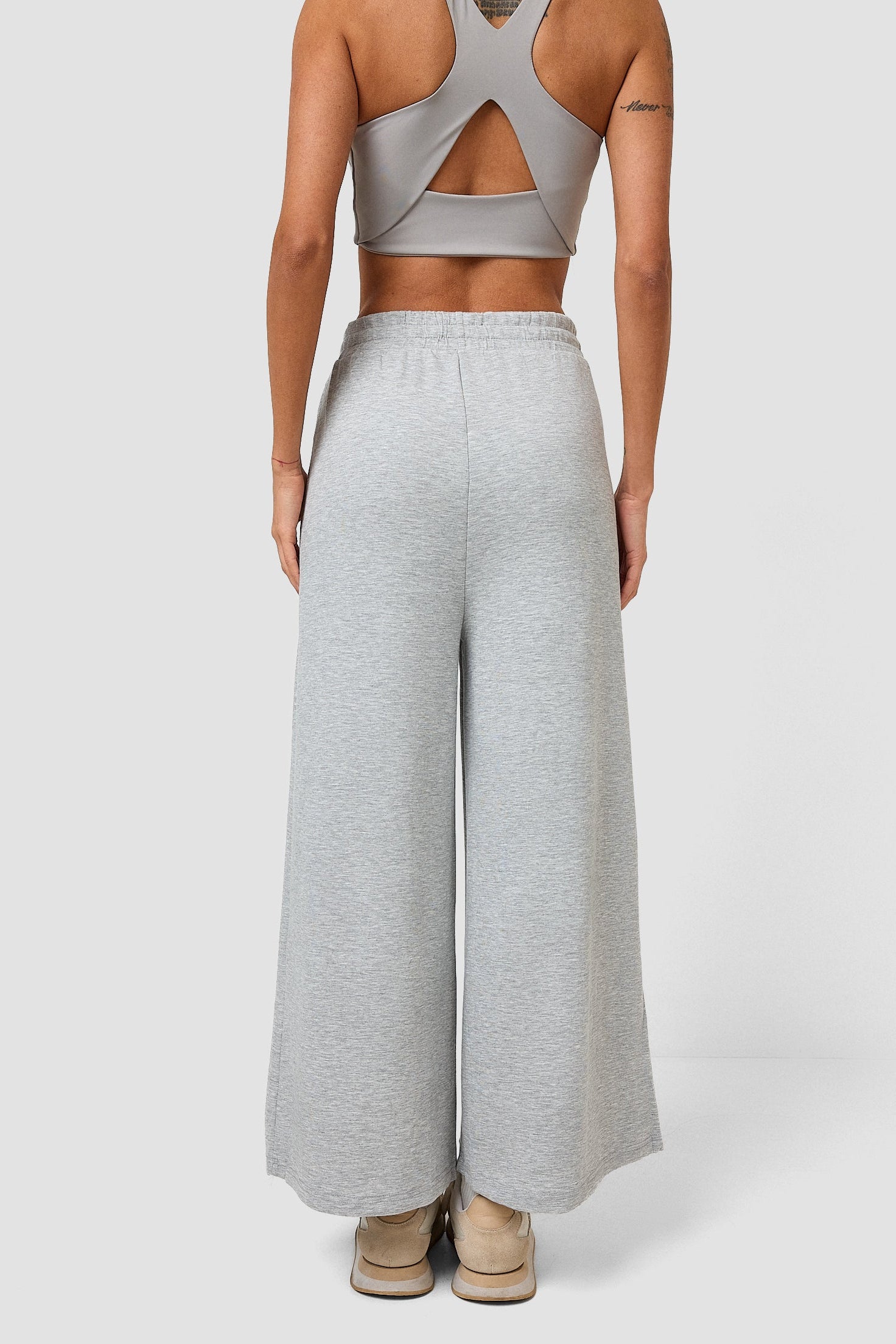 #colore_grigio perla