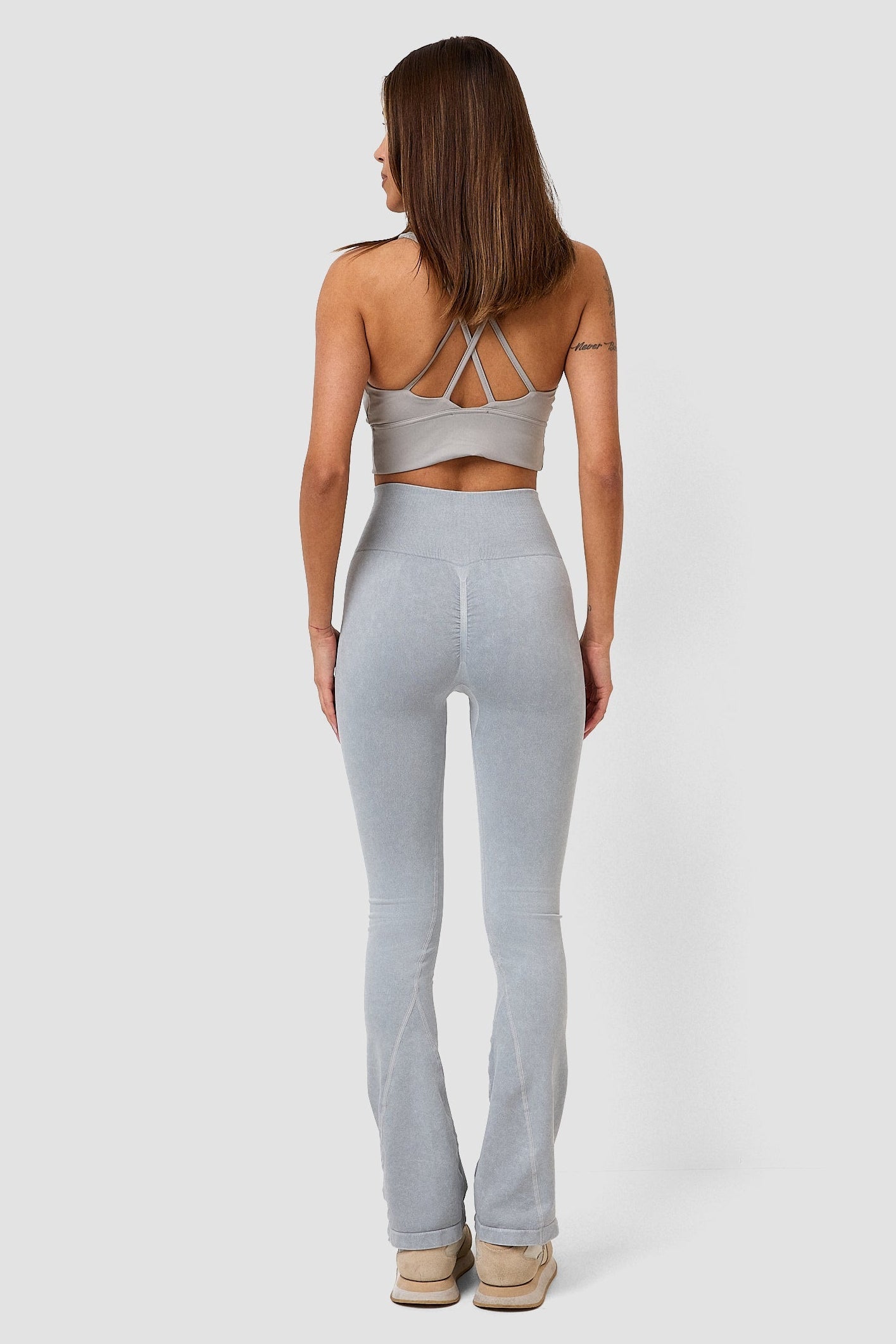 #colore_grigio perla