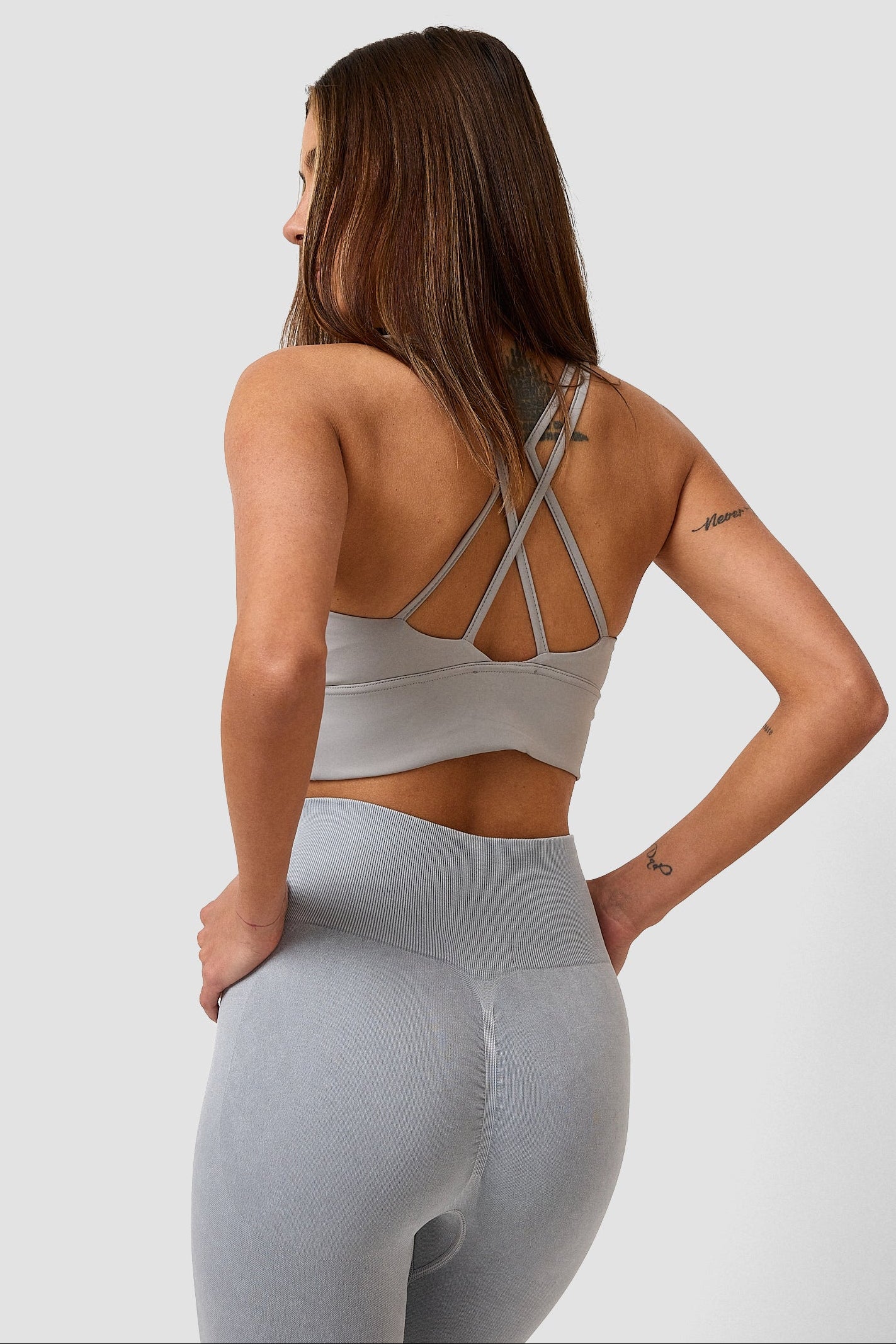 #colore_grigio perla