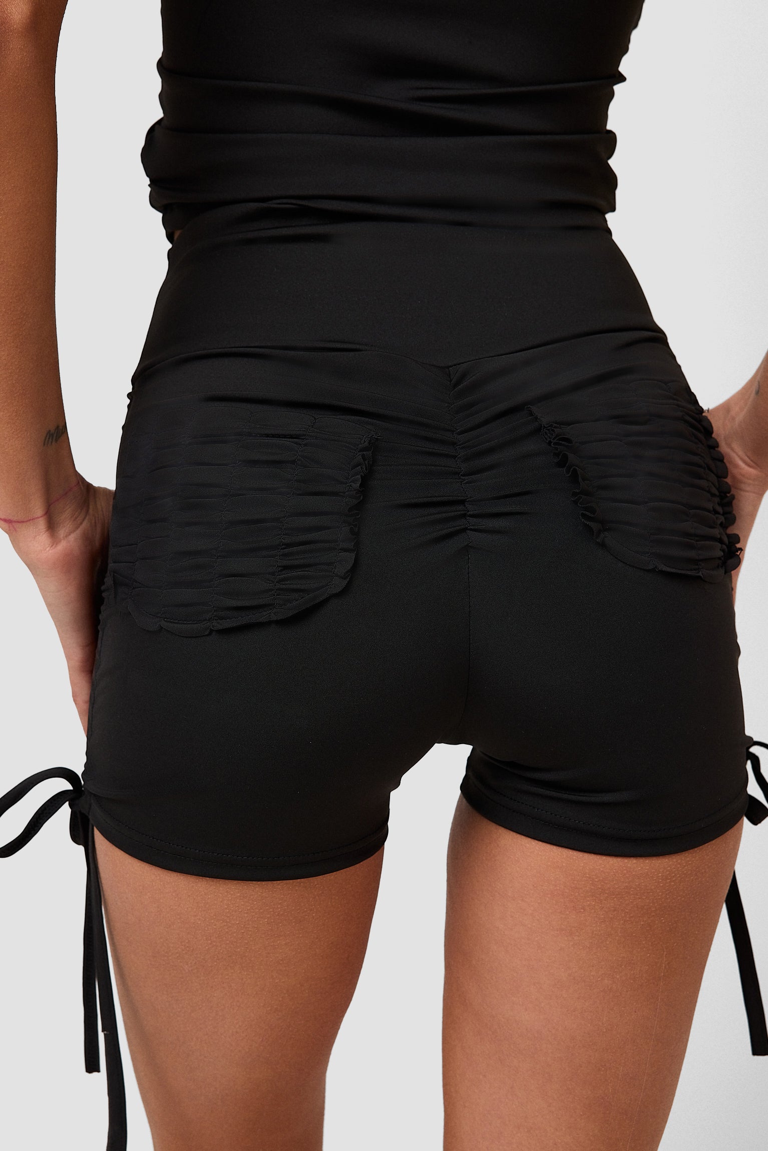 #colore_nero profondo