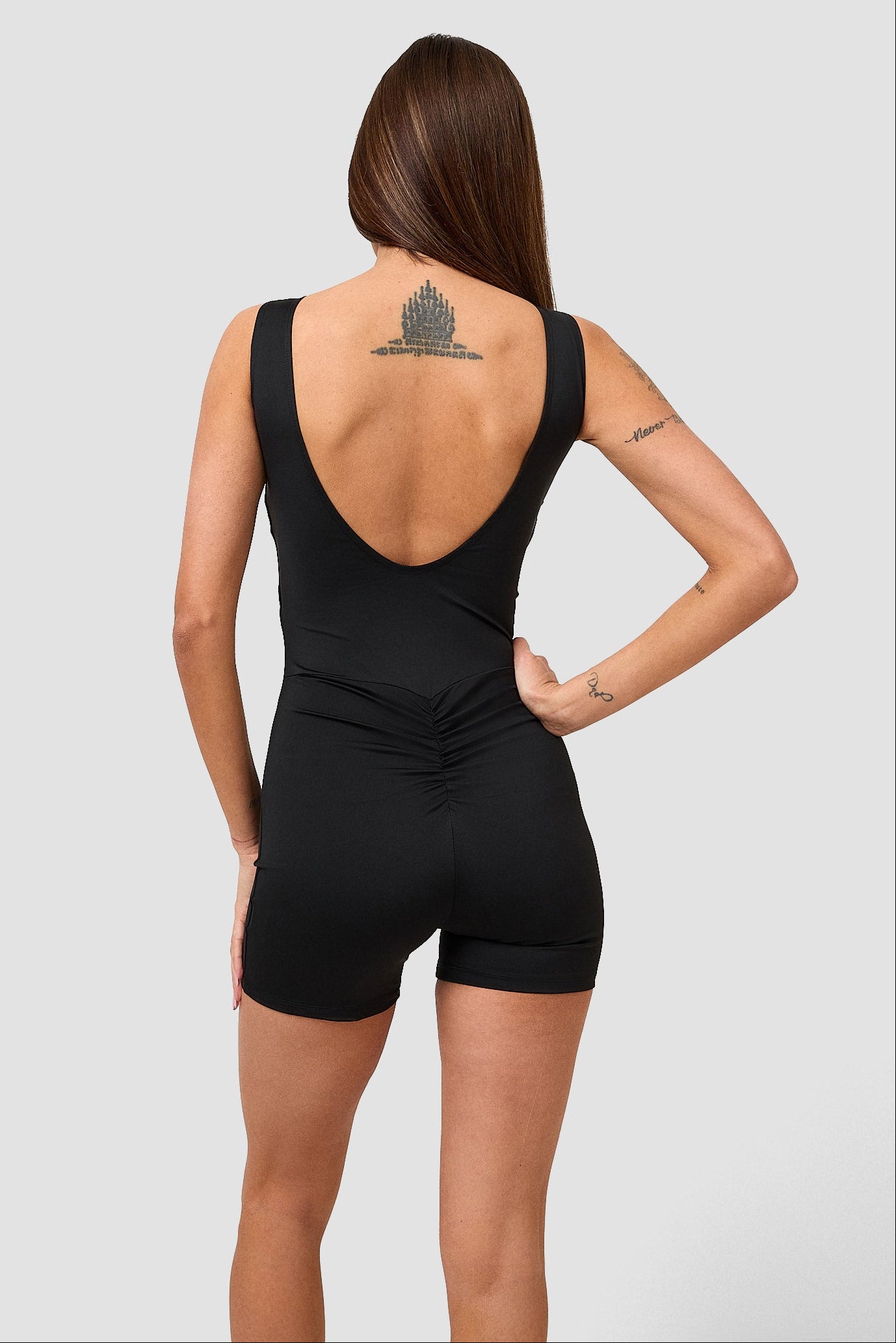 #colore_nero profondo