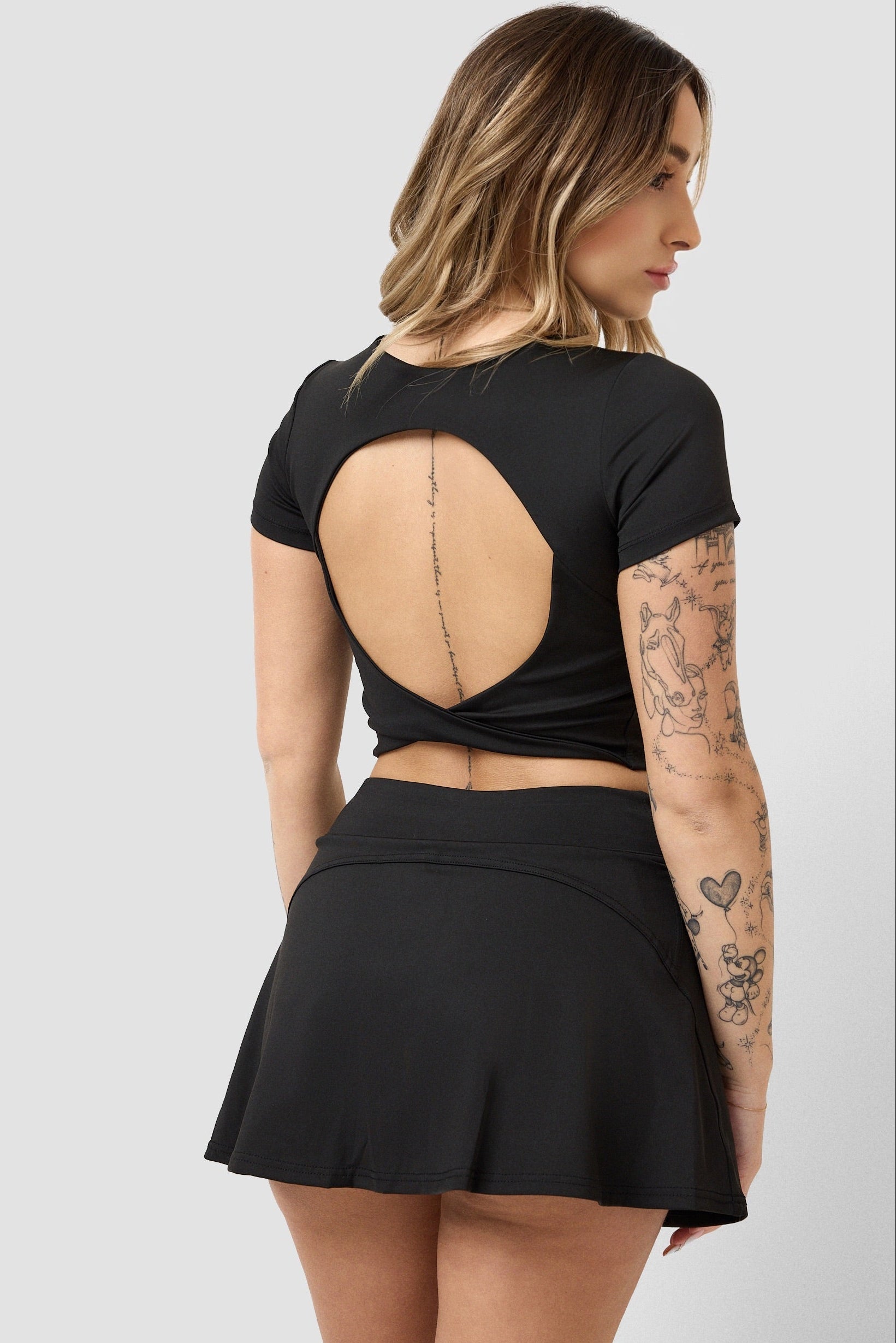 #colore_nero profondo