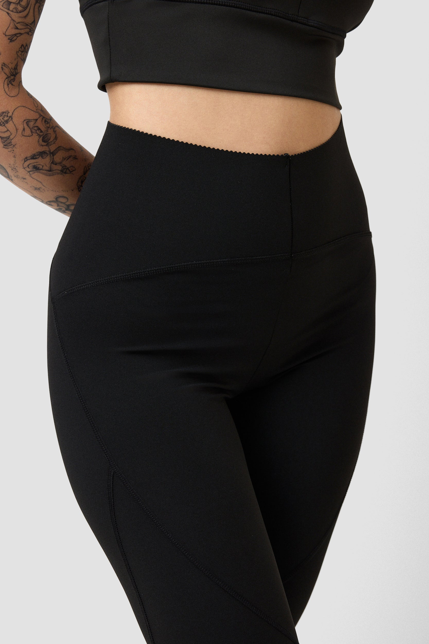 #colore_nero profondo