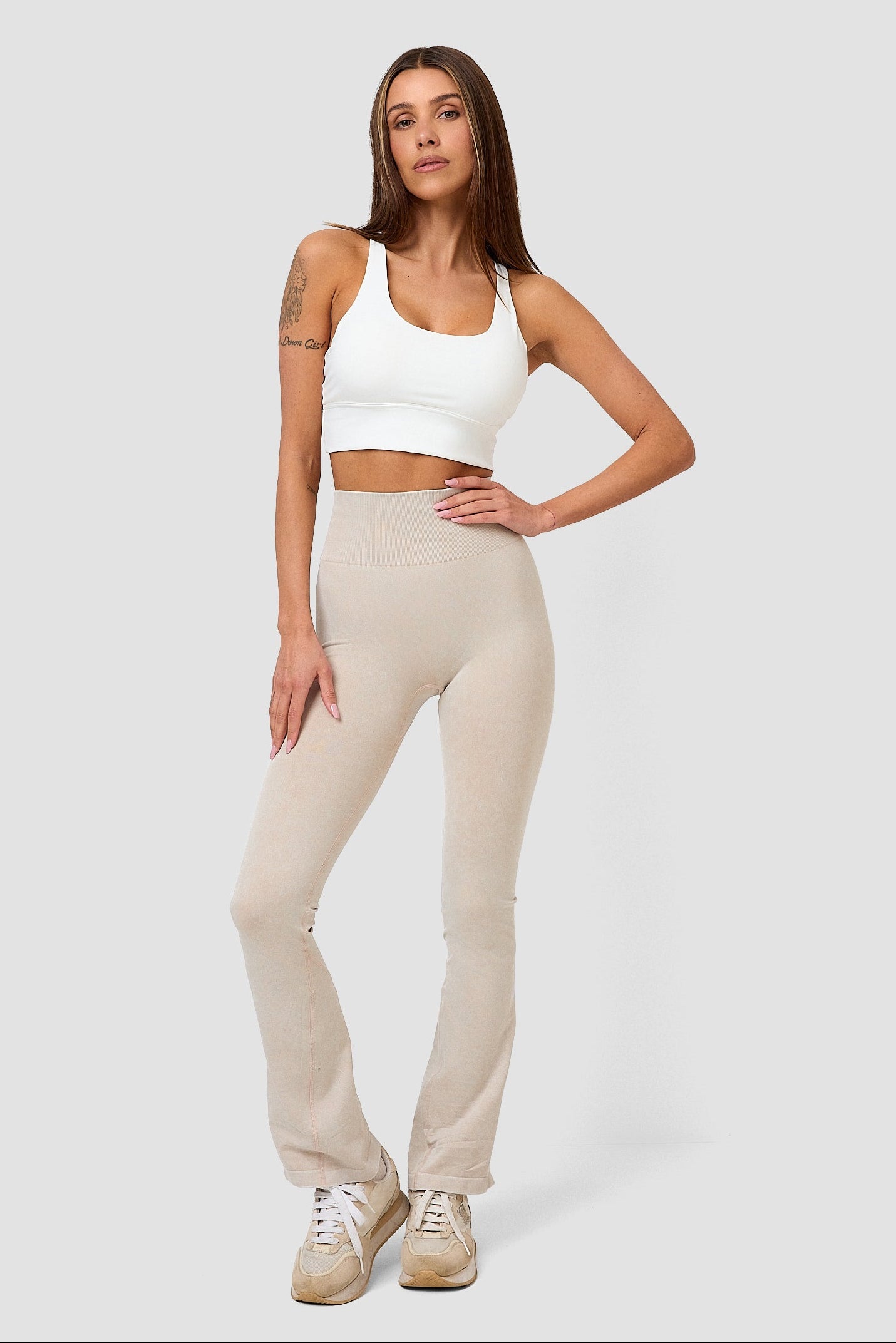 #colore_crema avorio