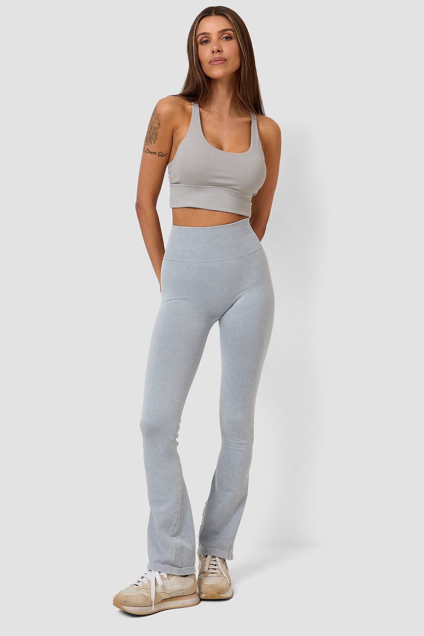 #colore_grigio perla