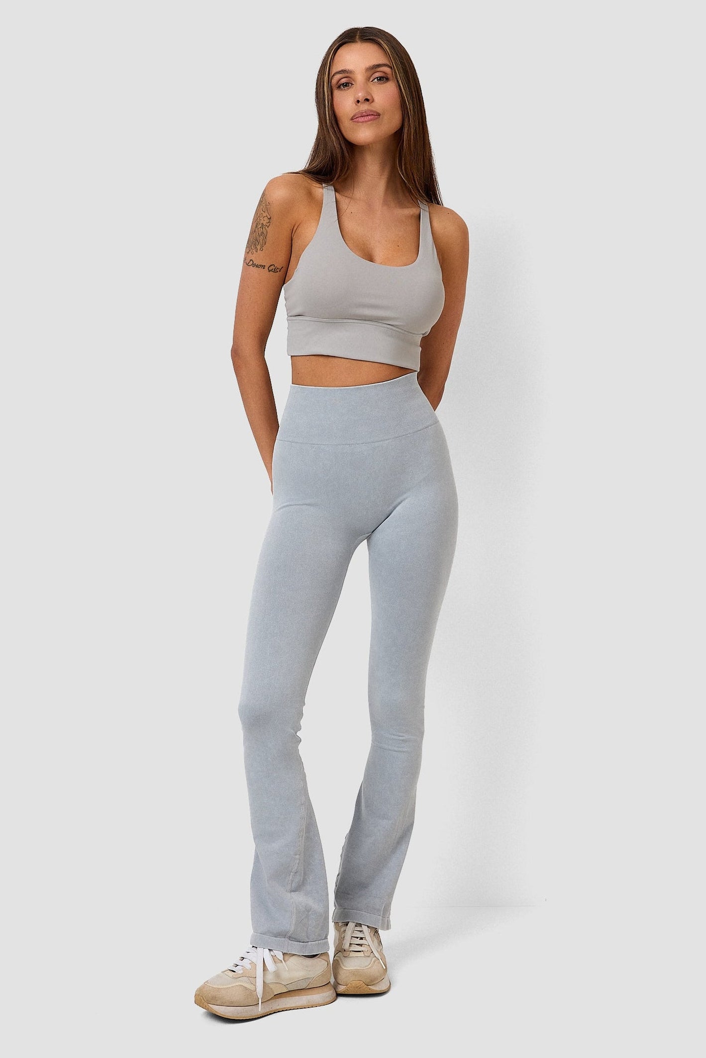 #colore_grigio perla