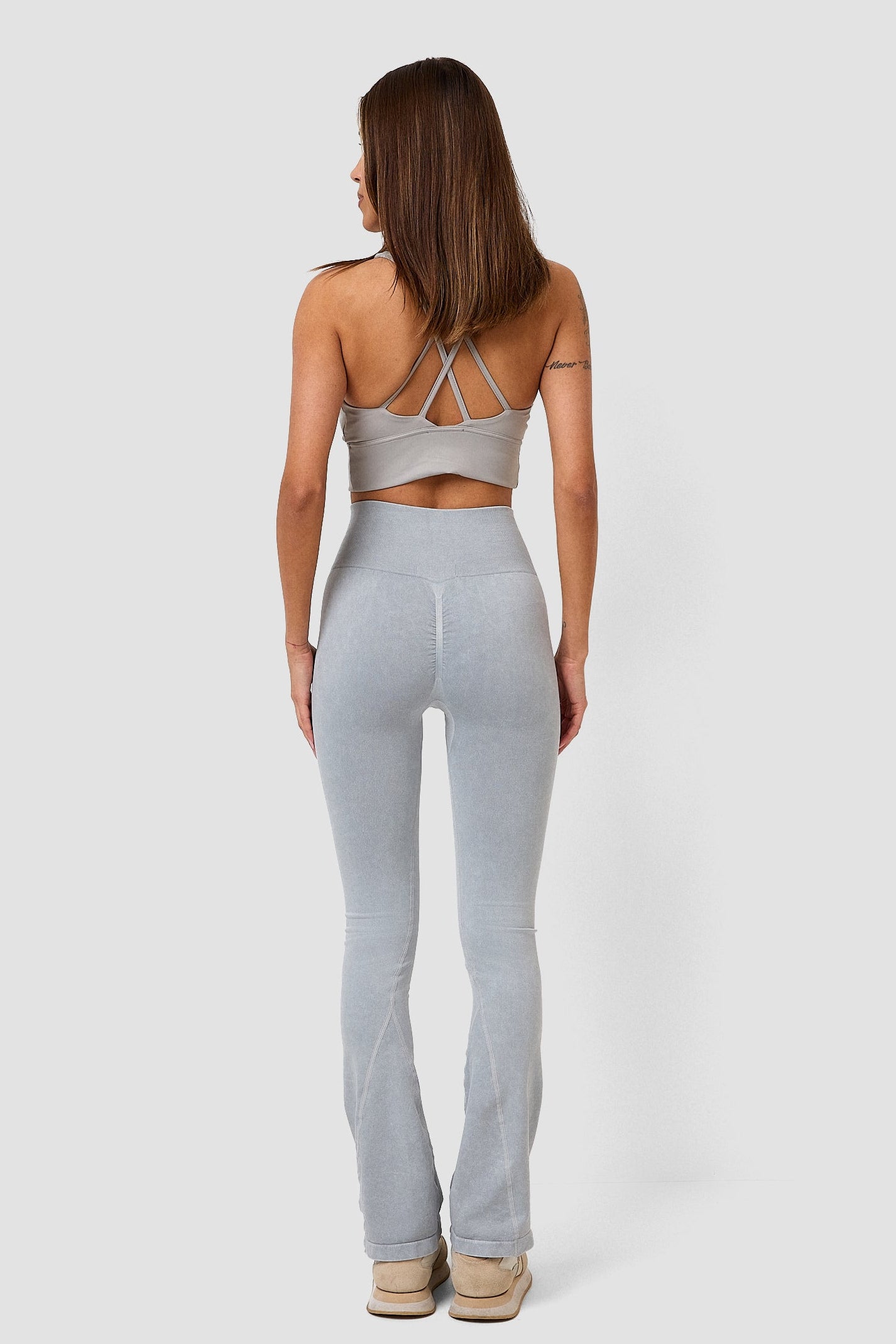 #colore_grigio perla